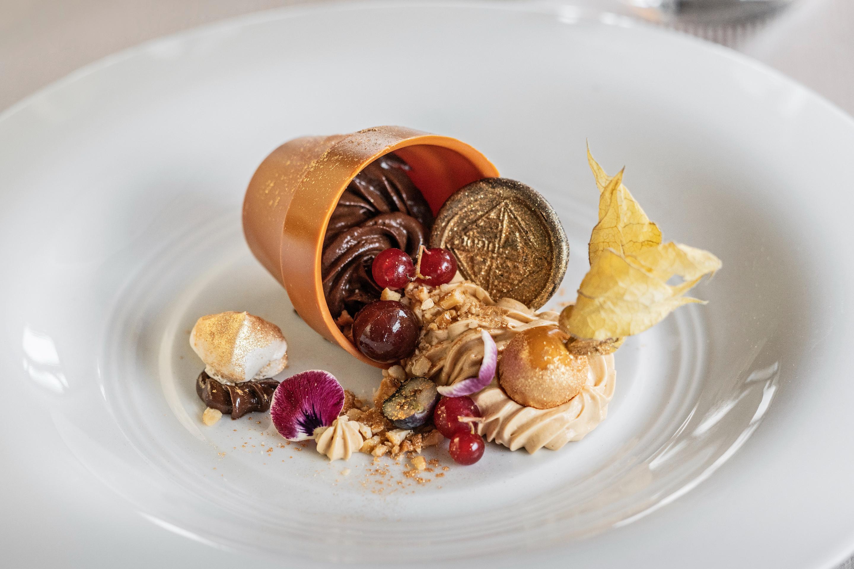 فندق هوتل أكوريس أتلانتيكو Ponta Delgada المظهر الخارجي الصورة A chocolate dessert