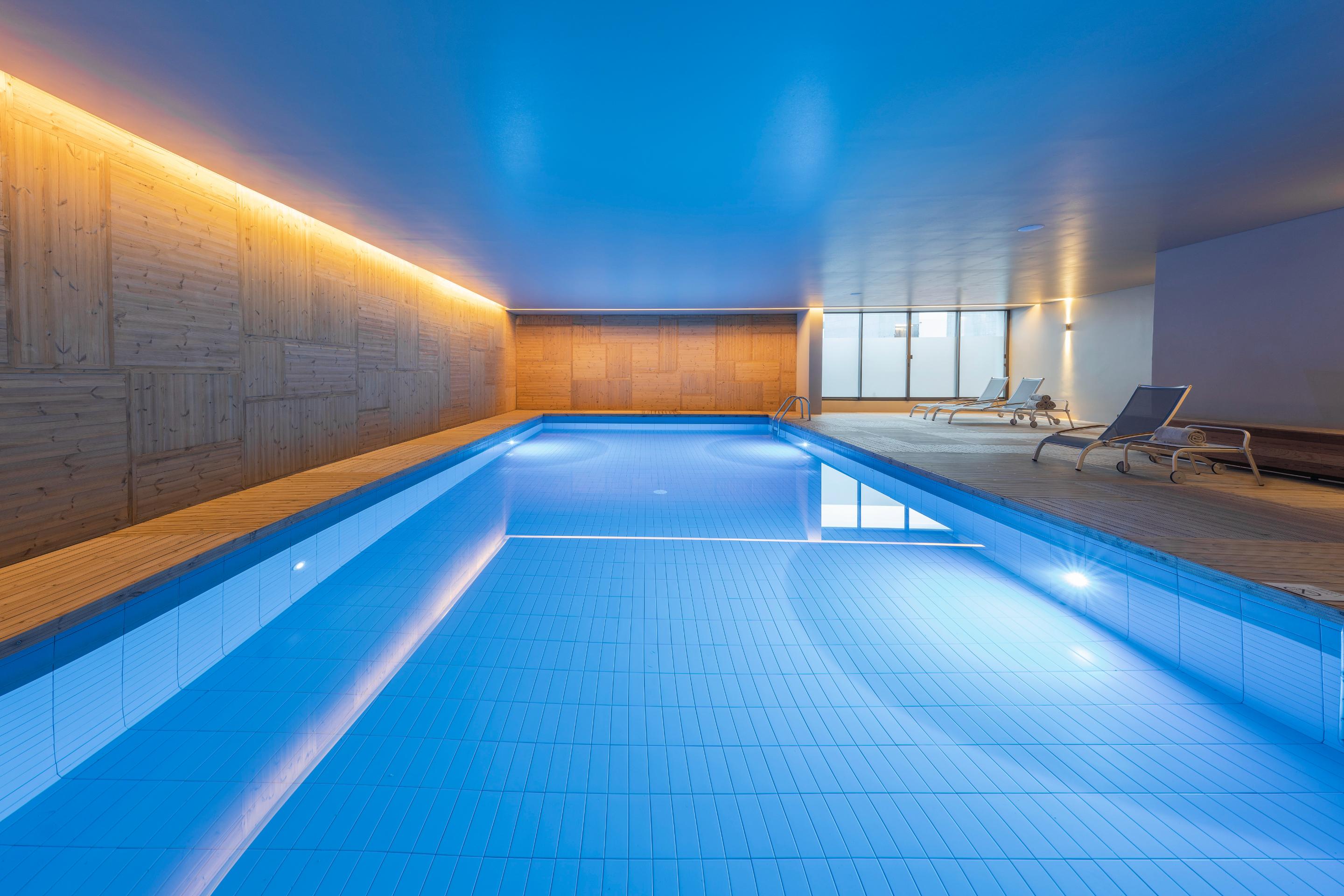 فندق هوتل أكوريس أتلانتيكو Ponta Delgada المظهر الخارجي الصورة The swimming pool at the hotel
