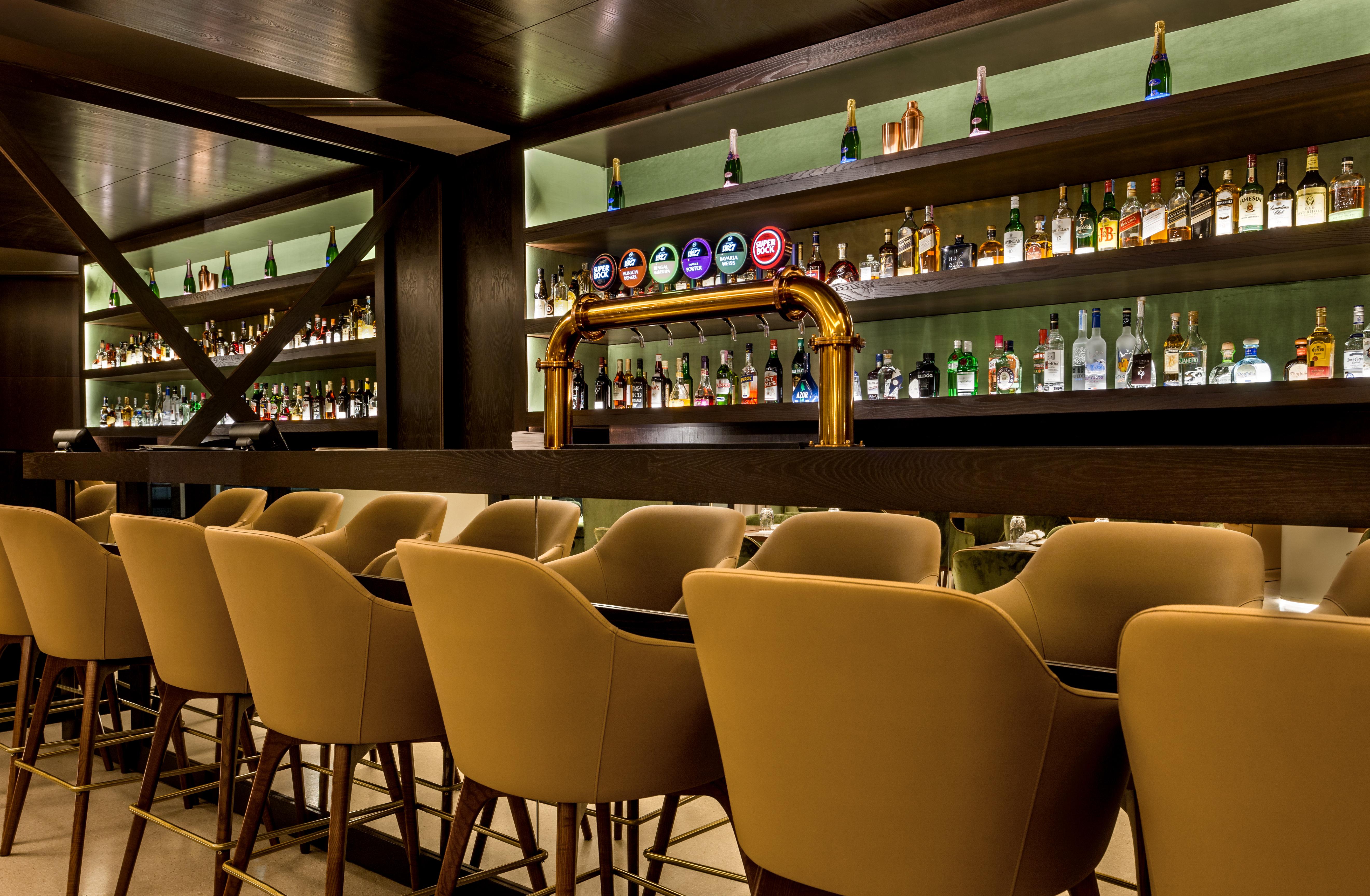 فندق هوتل أكوريس أتلانتيكو Ponta Delgada المظهر الخارجي الصورة The bar at the 101 bar