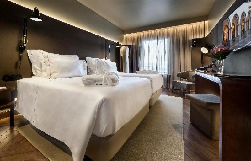 فندق هوتل أكوريس أتلانتيكو Ponta Delgada الغرفة الصورة Deluxe Room
